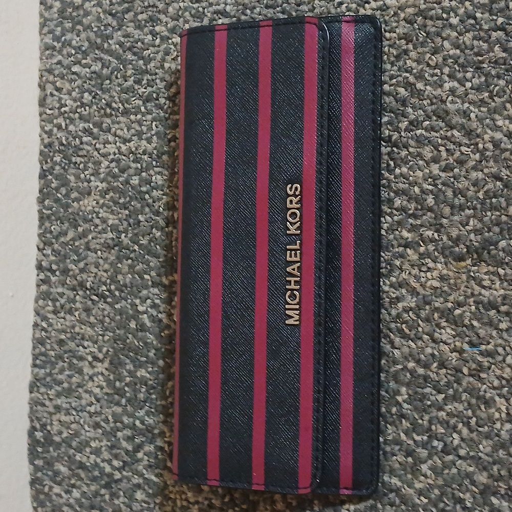 MICHAEL KORS JET SET PINK and BLACK STRIPED WALLET LIKE NEW